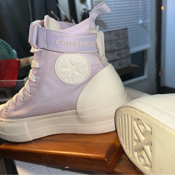 Converse High-Top Sneakers in Light Purple and Off-White like new - Picture 2 of 16